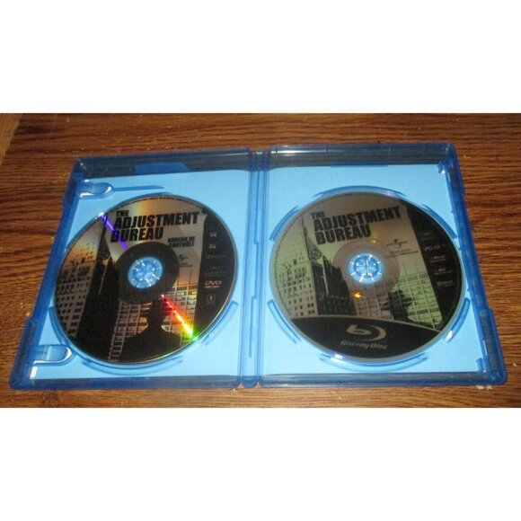 Adjustment Bureau (Blu-ray/DVD, 2010, 2-Disc Set, Canadian) Matt Damon - Picture 2 of 3